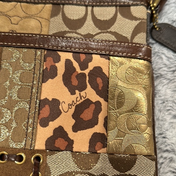 Vintage Coach, Crossbody Bag, Patchwork Design.  8 3/4 X 7 1/2 - Picture 5 of 7